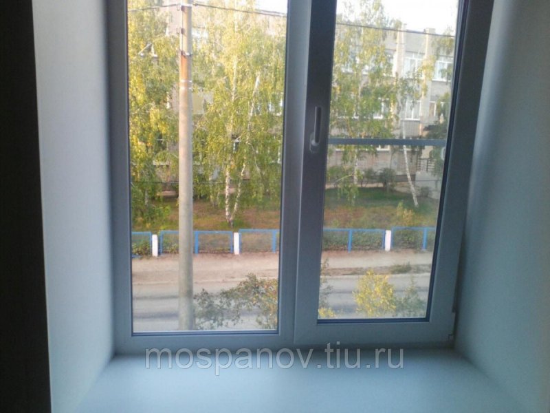 Окно двустворчатое Рехау