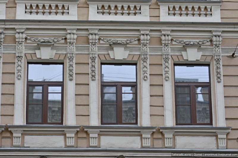 Руст на фасаде 19 век СПБ