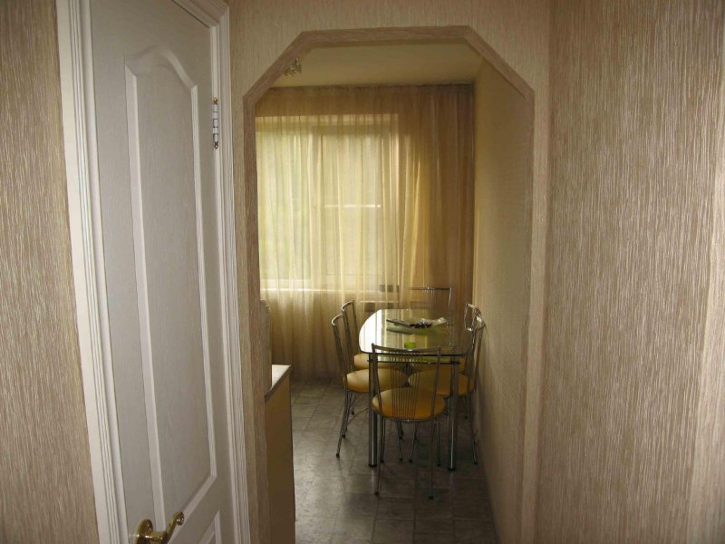 Кухня без двери в коридор