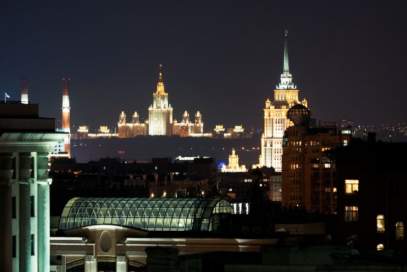 Ночная Москва из окна