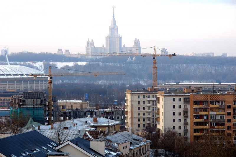 Вид из окна на завод