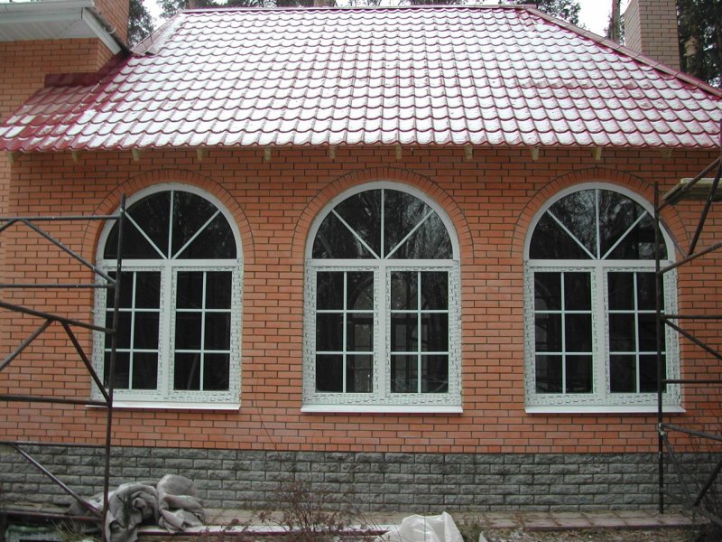 Арочные окна со шпросами
