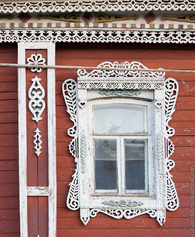 Прорезная домовая резьба наличники