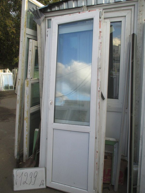 Пластиковые двери VEKA входные