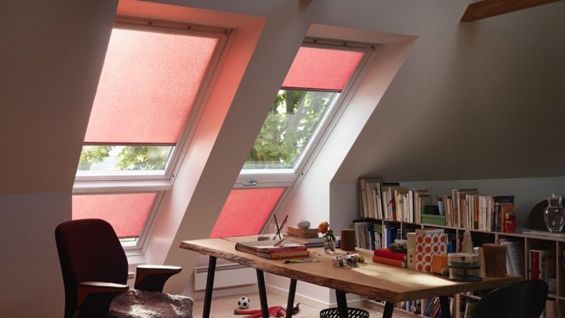 Рулонные шторы на мансардные окна Velux