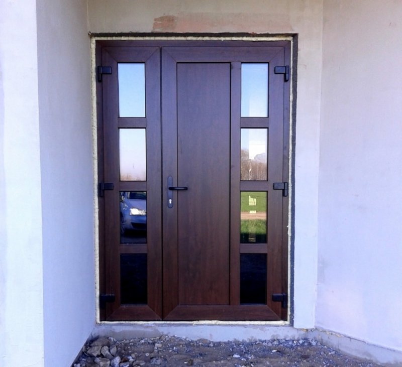 Пластиковые двери VEKA входные