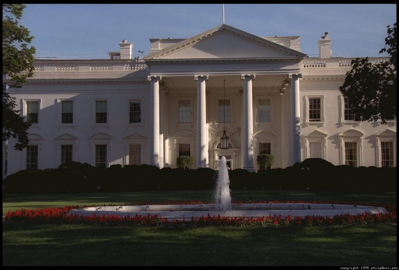Белый дом США колонны
