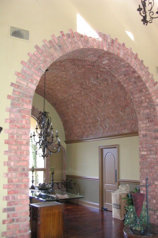 Кирпичная полуарка