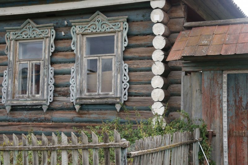 Старинное деревянное окно