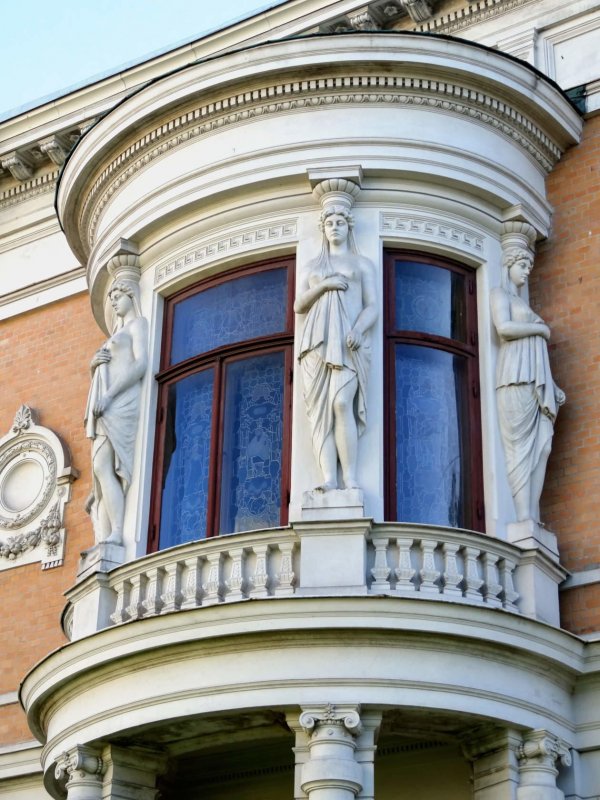 Раскрепованный антаблемент