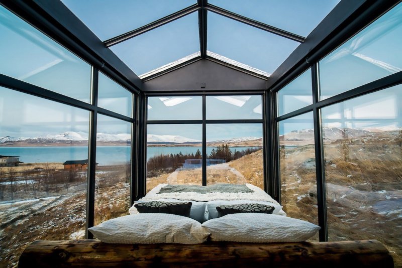 Домикс панорамными окнами