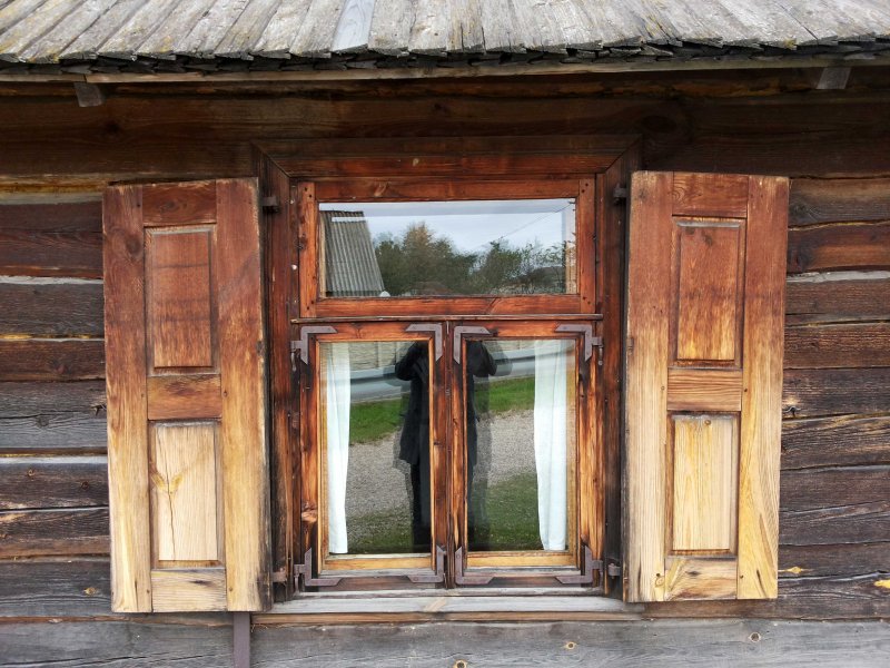 Старые деревянные ставни