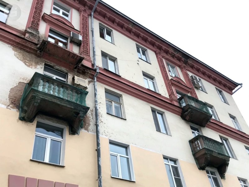 Остекление балкона в сталинке