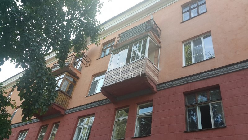 Остекление сталинских балконов