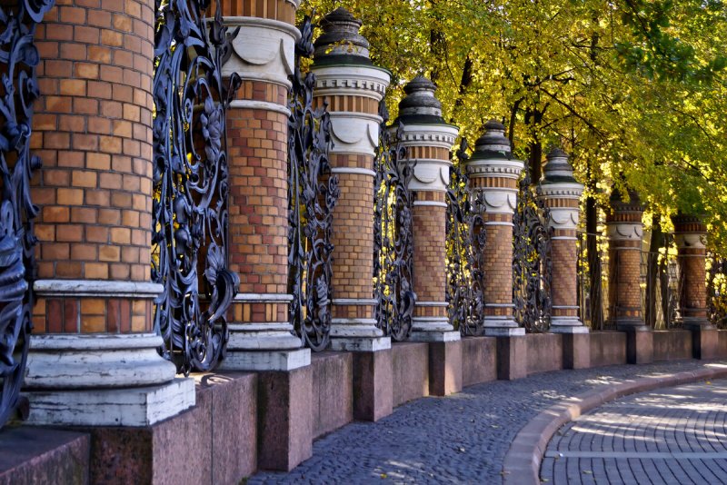 Решётка Михайловского сада в Санкт-Петербурге