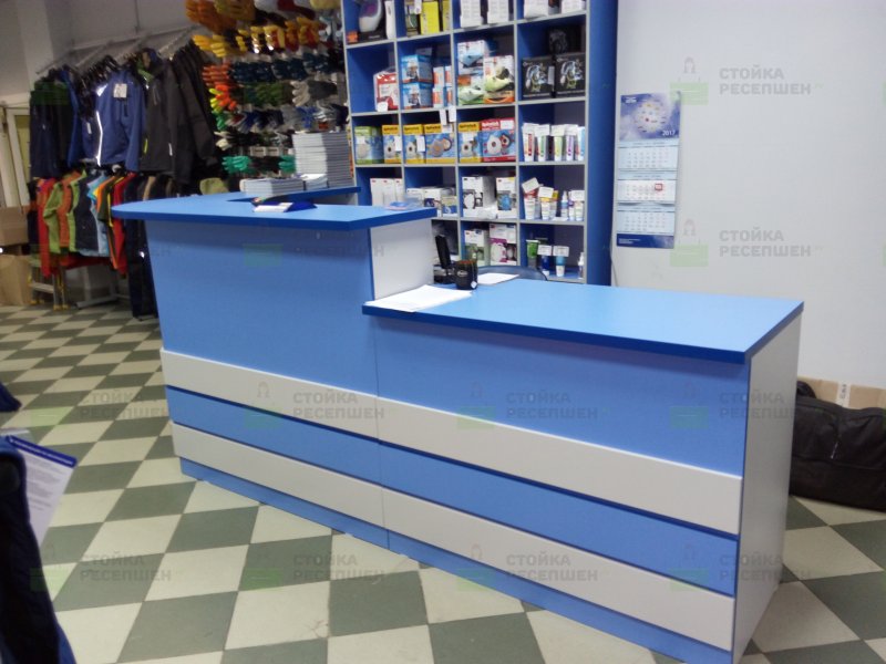Кассовая стойка для магазина