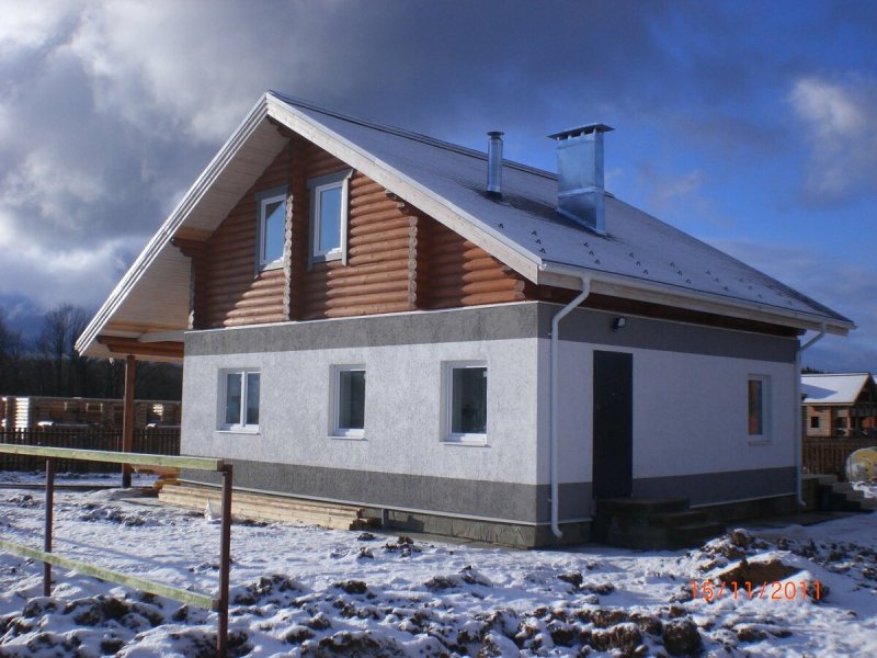 Комбинированный дом из газобетона и дерева