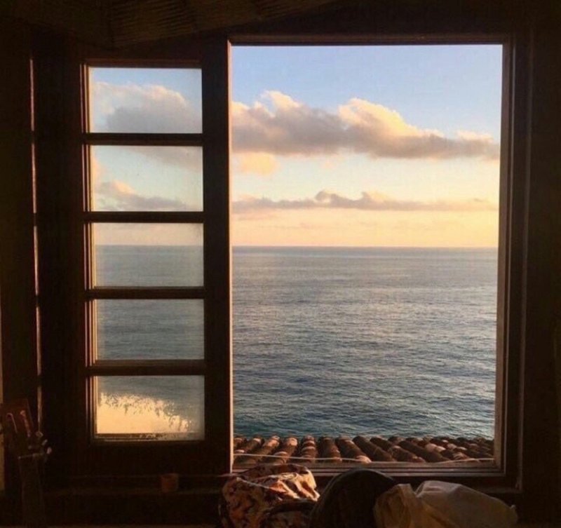 Море за окном