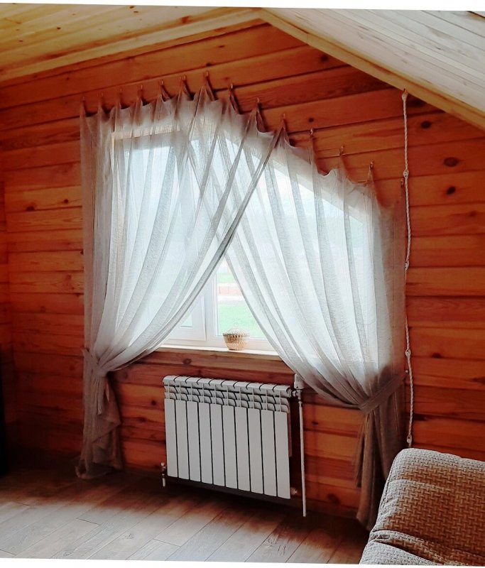 Карнизы на скошенные окна