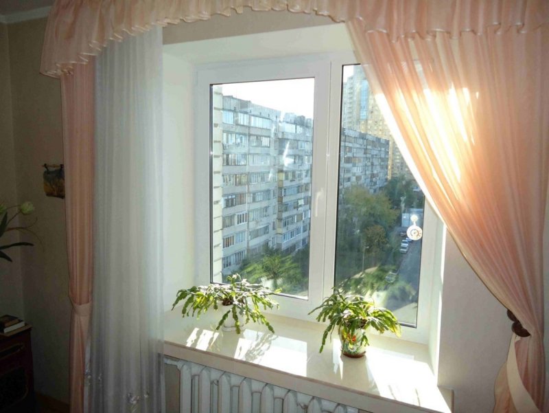 Окно в квартире