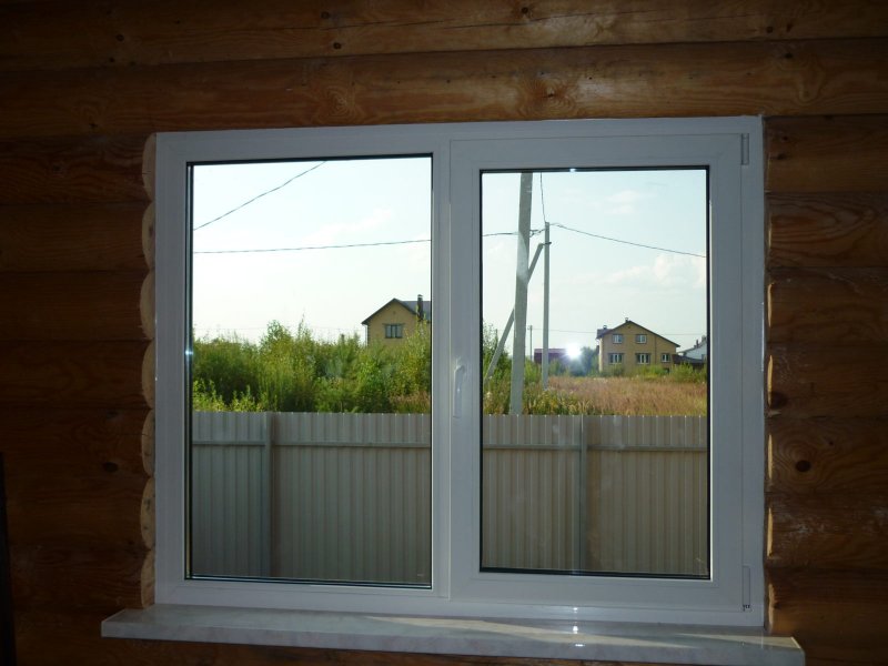 Окно в квартире