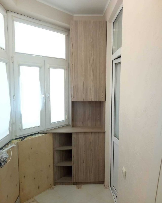 Шкаф угловой город артём