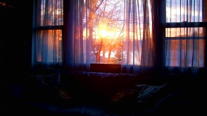 Большое окно свет