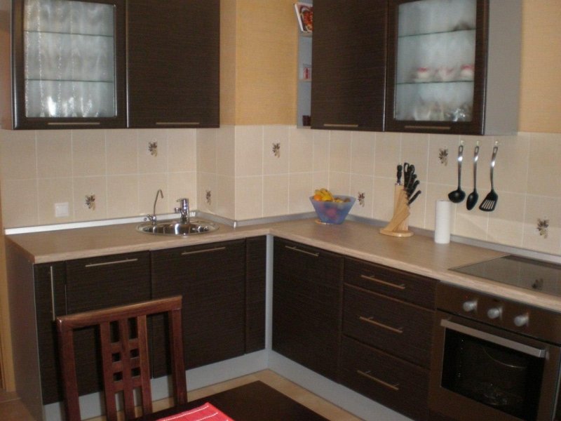 Кухня 8 6 кв м с вентиляционным коробом икеа