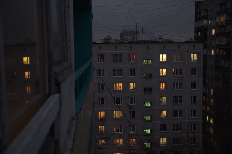 Высотный дом ночью