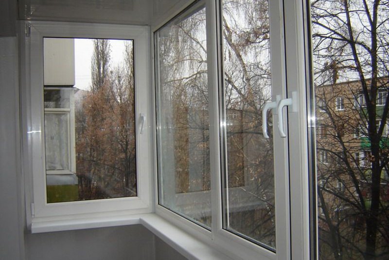 Теплое остекление балкона VEKA Euroline.