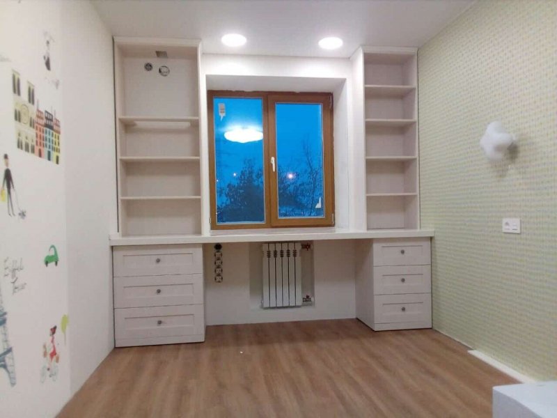 Рабочее место на подоконнике