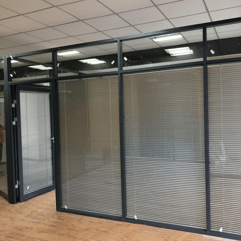 Алюминиевая перегородка п 400