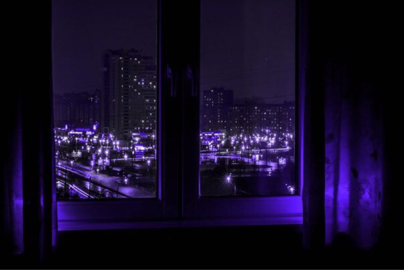 Окно с ночным городом