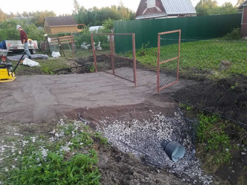 Обустройство канавы вдоль участка