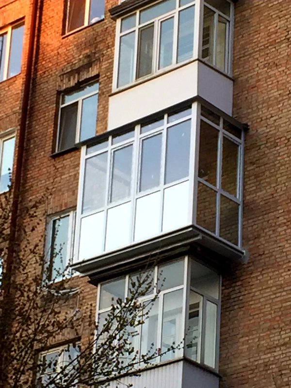 Полупанорамное остекление