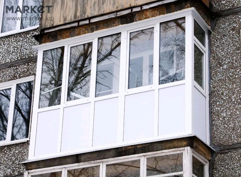 Панорамный балкон в хрущевке
