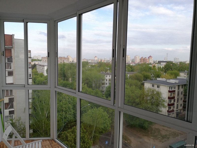 Французское Безрамное остекление балкона