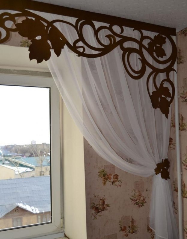 Жесткий ламбрекен на кухню