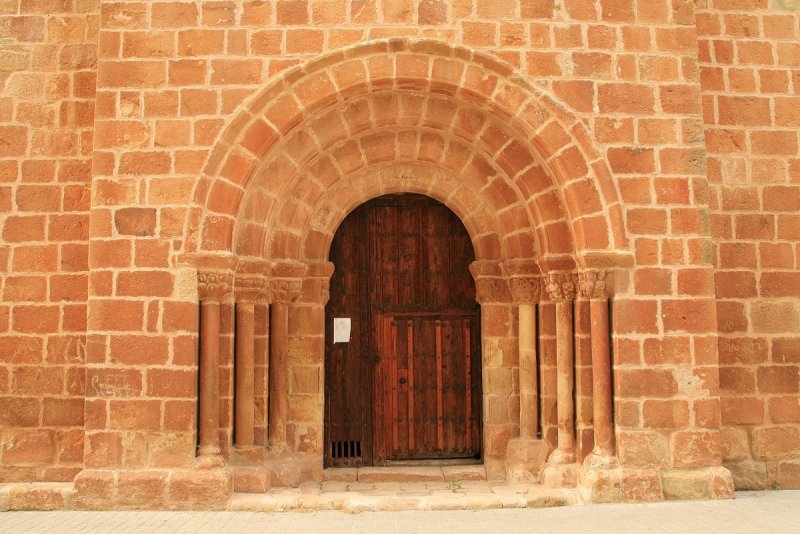 Старинная кирпичная арка