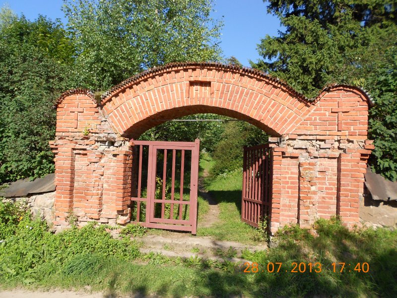 Кирпичные ворота