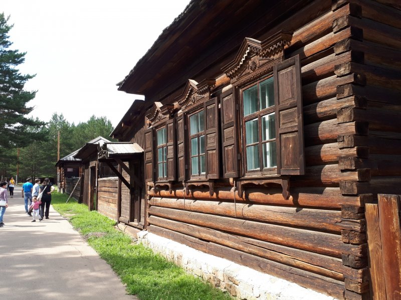 Козырек на цоколь фундамента