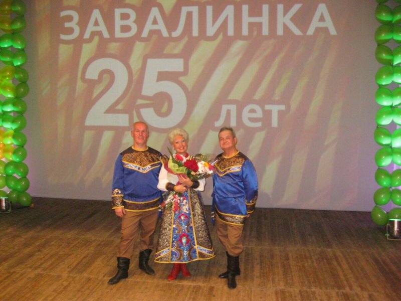 Фундамент вокруг старого дома