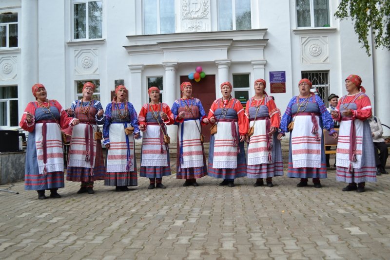 Русские люди в деревне