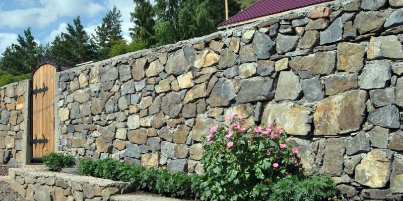 Скульптуры из валунов
