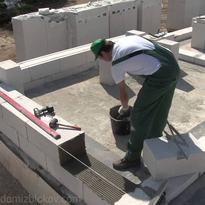Правильная кладка газоблока на клей