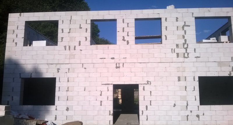Кладка дома из газоблока