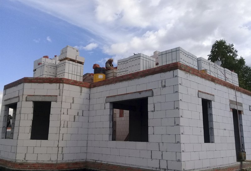 Забор из блоков керамзитобетонных