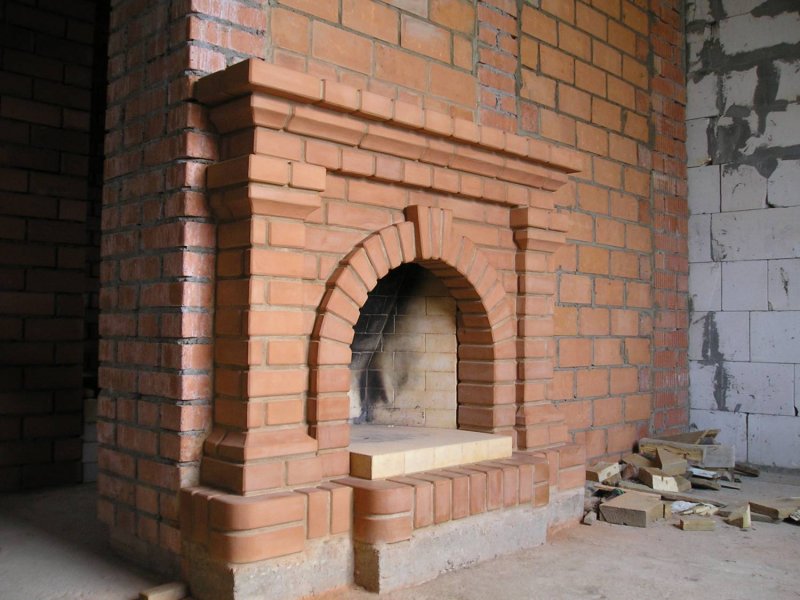 Красивые камины из кирпича