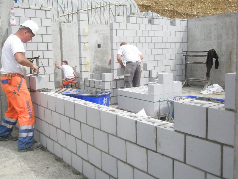 Стена из газобетонных блоков