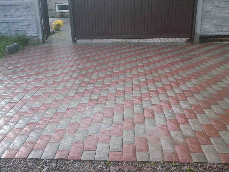 Красиво уложенная тротуарная плитка